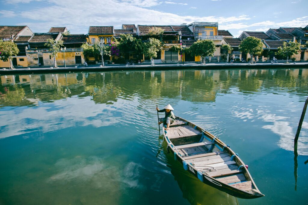 Vietnam Marks World Tourism Day With AI Focus