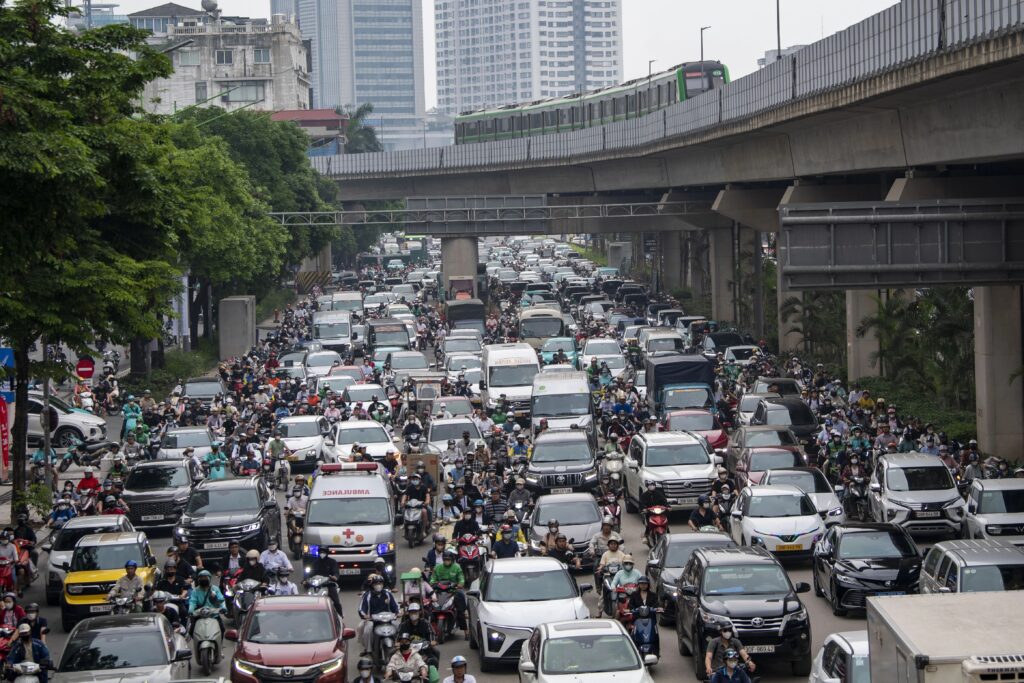 Hanoi Transport Traffic Changes Begin Near Major Bridge Hanoi Transport Traffic Changes Begin Near Major Bridge