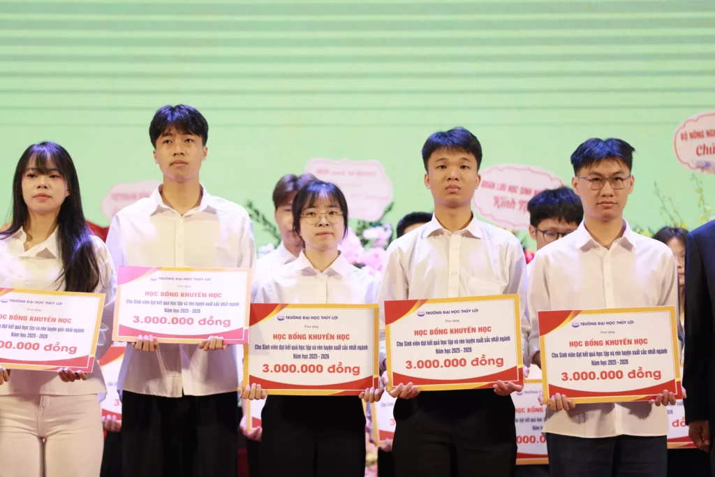 Hanoi Promotes Education On National Learning Day